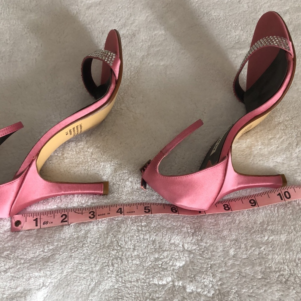 🆕ALFANI 💖🩶Pink Satin & Rhinestone Sandal! Size 7! Vintage! New! Never worn! - Picture 12 of 16